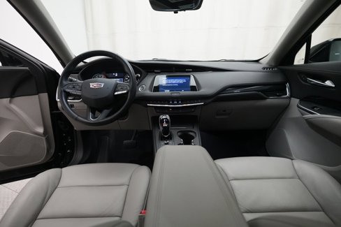 Used 2022 Cadillac XT4 Premium Luxury w/ Enhanced Visibility Package image 5