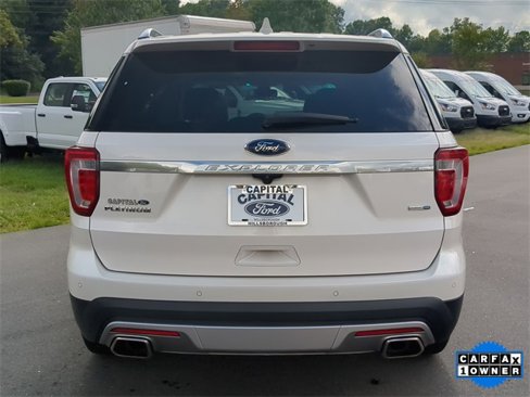 Used 2017 Ford Explorer Platinum image 12