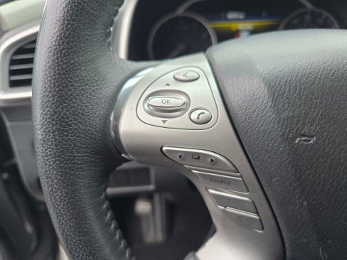 Used 2018 Nissan Murano SV image 28