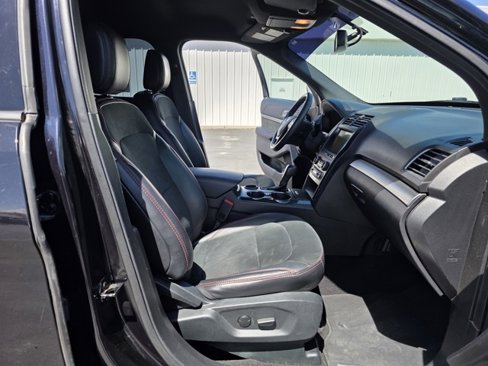 Used 2019 Ford Explorer XLT w/ Equipment Group 202A image 19