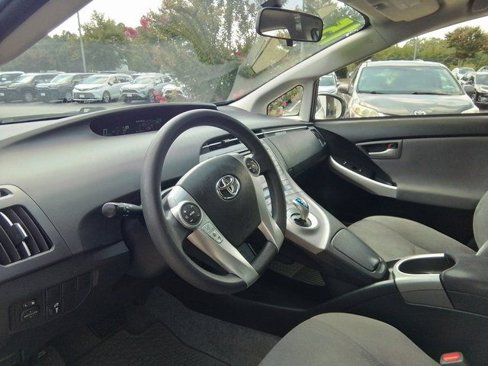 Used 2015 Toyota Prius Three image 16