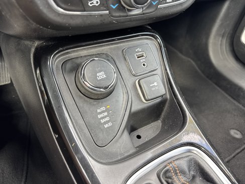 Used 2018 Jeep Compass Limited w/ Navigation Group image 22