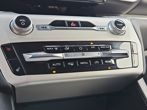 Certified 2022 Ford Explorer XLT w/ Equipment Group 202A image 41