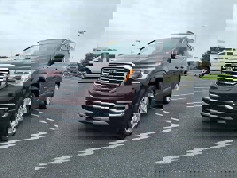 Used 2018 GMC Acadia SLE w/ LPO, Floor Liner Package image 1