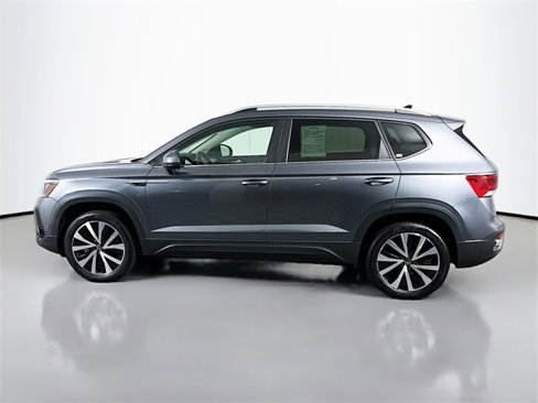 Used 2023 Volkswagen Taos SE image 4