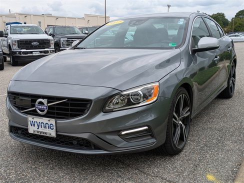 Used 2017 Volvo S60 T6 R-Design Platinum w/ Climate Package image 8