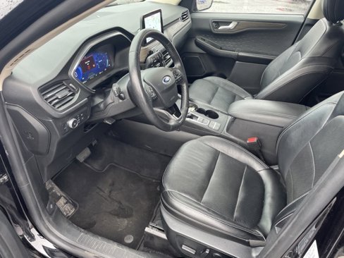 Used 2020 Ford Escape Titanium image 6