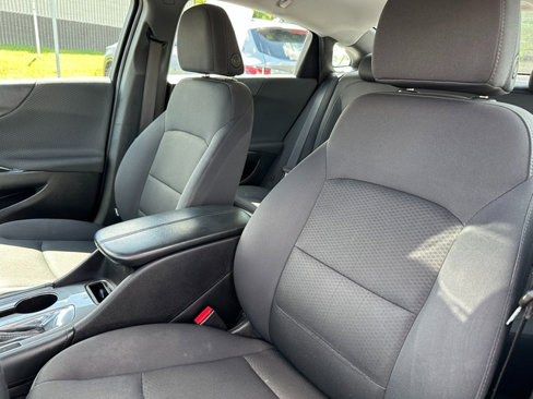 Used 2017 Chevrolet Malibu LT image 12