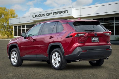 Used 2021 Toyota RAV4 XLE image 3