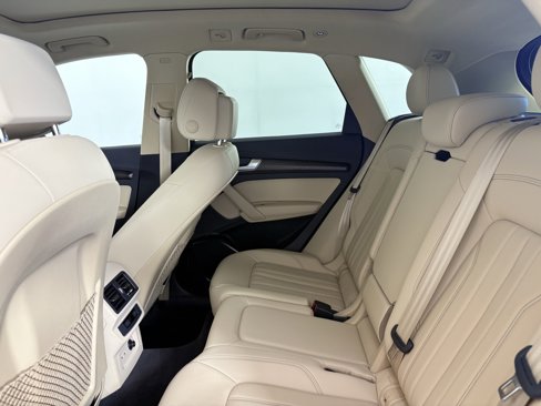 Used 2024 Audi Q5 2.0T Premium w/ Convenience Package image 23