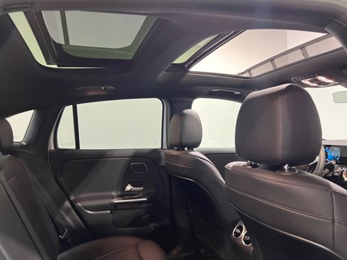 Used 2021 Mercedes-Benz GLA 250 4MATIC w/ Premium Package image 49