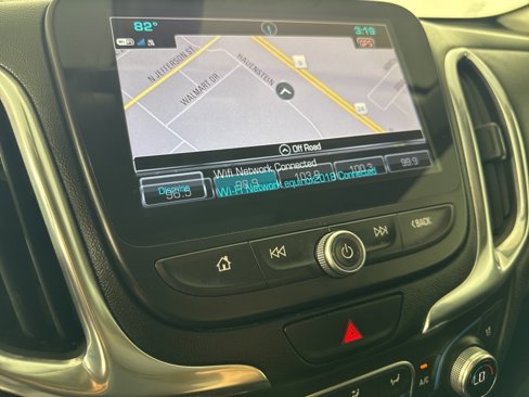 Used 2018 Chevrolet Equinox Premier image 17