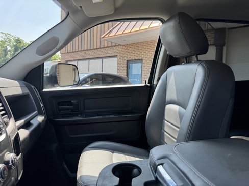 Used 2020 RAM 1500 Tradesman w/ Chrome Appearance Group image 30