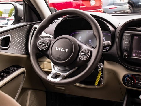 Used 2023 Kia Soul LX image 25