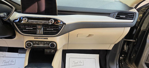 Used 2020 Ford Escape SE image 14