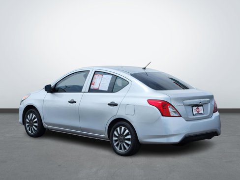Used 2019 Nissan Versa S image 3