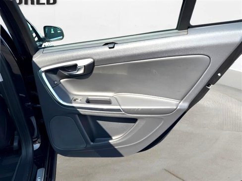 Used 2018 Volvo S60 T5 Inscription Platinum image 26