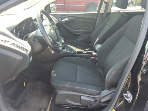 Used 2018 Ford Focus SE w/ SE Appearance Package image 21