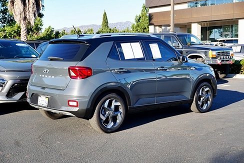 Certified 2024 Hyundai Venue Limited image 8