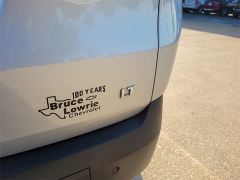 Used 2020 Chevrolet Traverse LT image 12