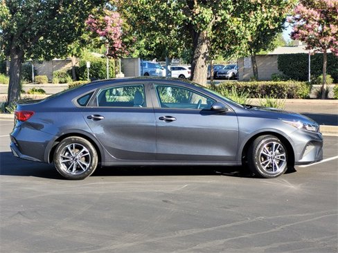 Used 2023 Kia Forte LXS w/ LXS Technology Package image 4