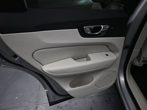 New 2025 Volvo XC60 B5 Core image 29