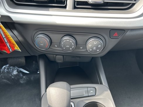 New 2025 Chevrolet Trax LS w/ LS Convenience Package image 13