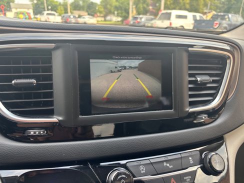 Used 2018 Chrysler Pacifica Touring-L image 35