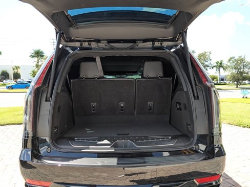 Used 2023 Cadillac Escalade V image 11