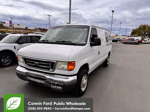 Used 2005 Ford E-250 and Econoline 250 image 2
