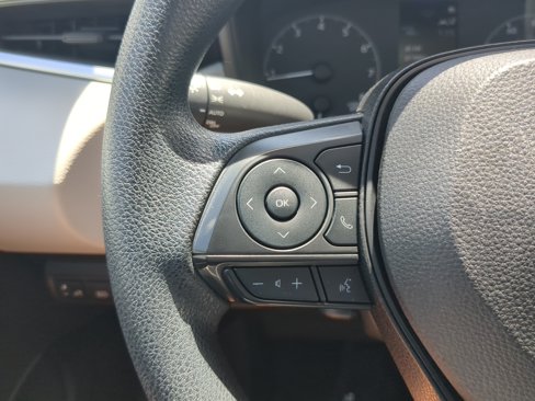 Used 2023 Toyota Corolla LE image 29
