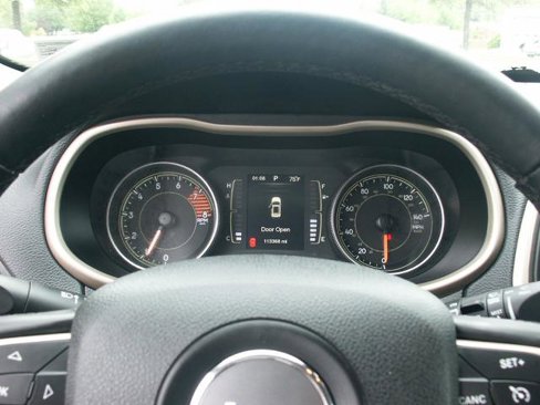 Used 2016 Jeep Cherokee Latitude w/ Cold Weather Group image 9