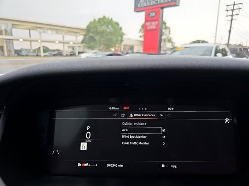 Used 2018 Land Rover Discovery SE image 85