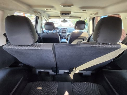 Used 2020 Dodge Journey SE w/ SE Popular Equipment Group image 28