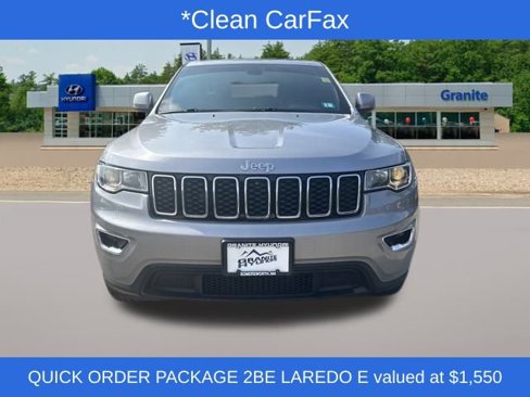 Used 2021 Jeep Grand Cherokee Laredo image 3