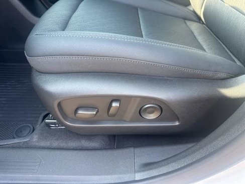 New 2026 Chevrolet Equinox LT w/ Convenience Package II image 10