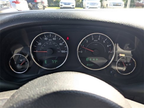 Used 2015 Jeep Wrangler Unlimited Sahara image 27