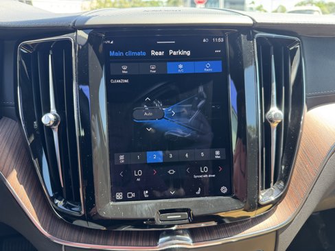 Certified 2023 Volvo XC60 B5 Ultimate w/ Climate Package image 24