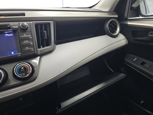 Used 2013 Toyota RAV4 LE image 31