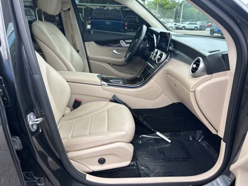 Used 2020 Mercedes-Benz GLC 300 image 22