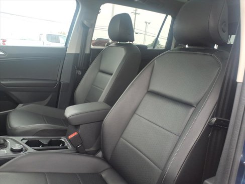 Used 2019 Volkswagen Tiguan SE image 12