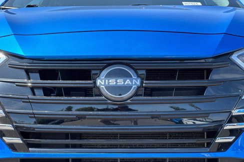 Used 2023 Nissan Versa SV image 32