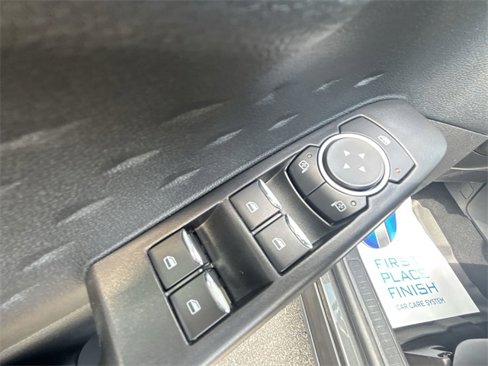 Used 2020 Ford Escape SEL image 15