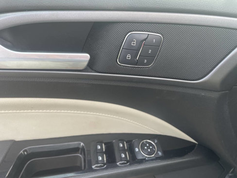 Used 2015 Ford Fusion Titanium image 15