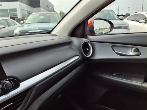 Certified 2023 Kia Forte LXS image 33