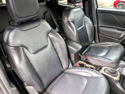 Used 2017 Jeep Renegade Limited w/ Advanced Technology Group image 19