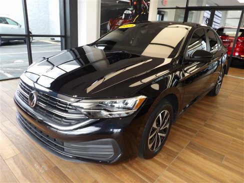 Used 2023 Volkswagen Jetta S image 1