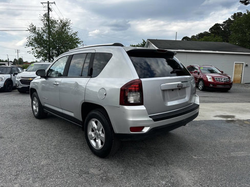 Used 2014 Jeep Compass Latitude image 4