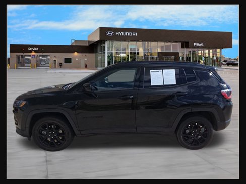 Used 2023 Jeep Compass Altitude image 2