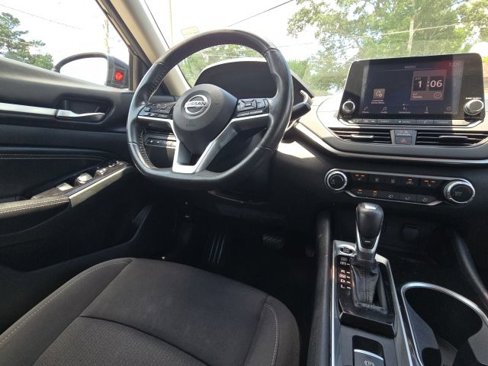 Used 2022 Nissan Altima 2.5 SV w/ SV Premium Package image 22